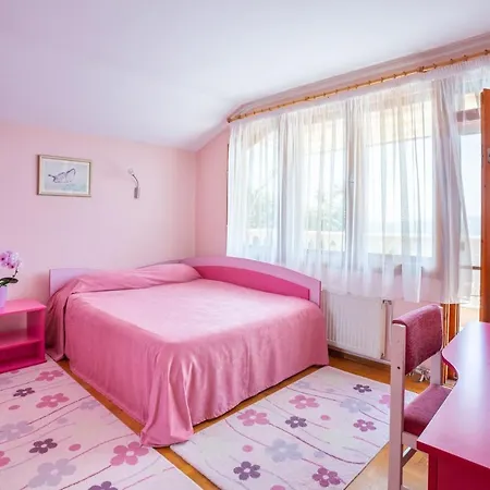 بيت للعطل House Kalina بورغاس