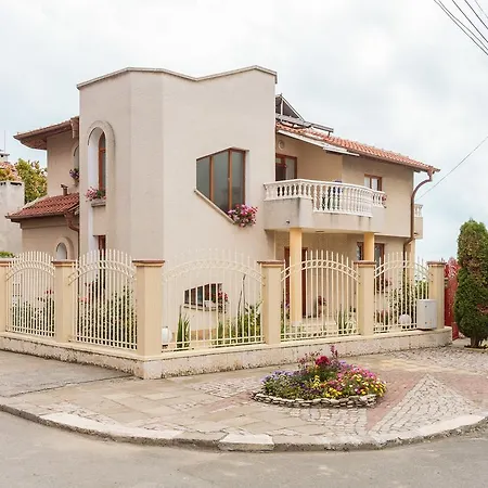 بيت للعطل House Kalina
